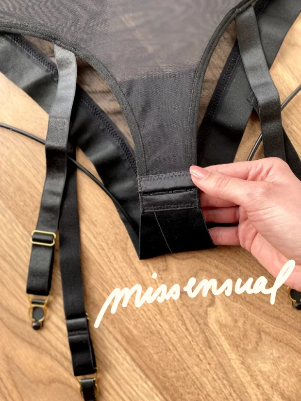 Shirley - Velikost: L