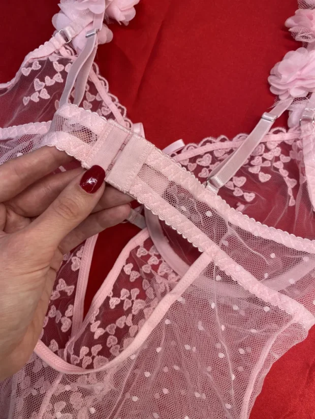 Carrie - Velikost: M