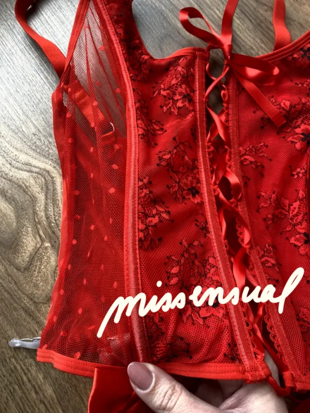 Bettie - Velikost: L