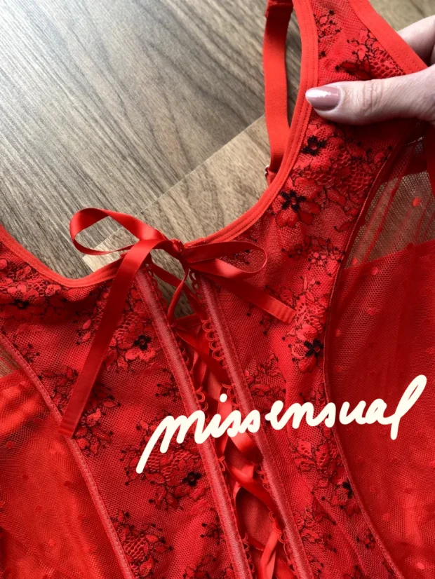 Bettie - Velikost: L