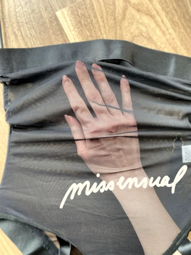 Shirley - Velikost: L