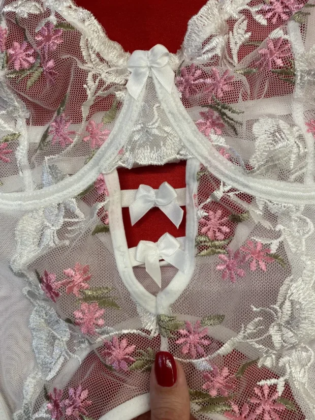 Claudia - Velikost: S