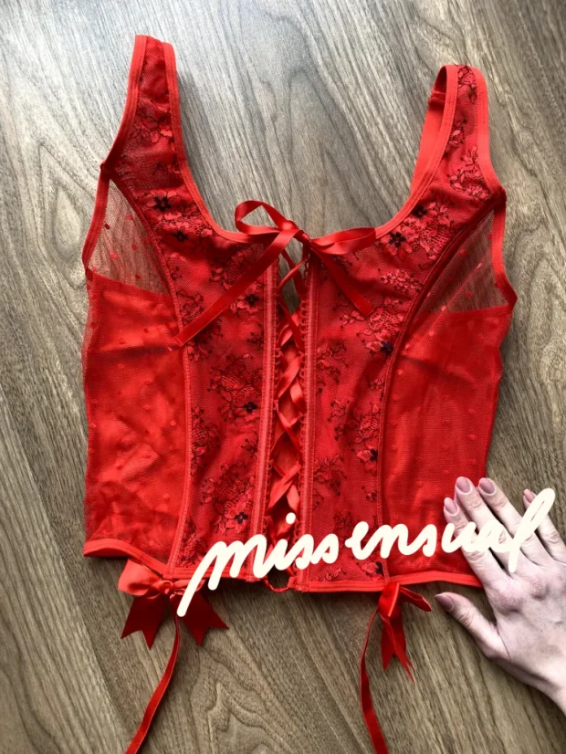 Bettie - Velikost: L